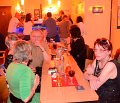 09 Auch in der Bar herrscht bereits Hochbetrieb